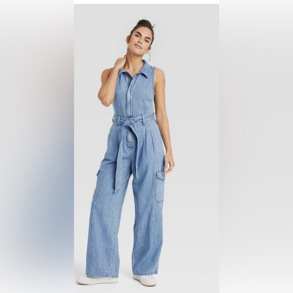 Universal Thread Women's Denim Cargo Jumpsuit Sleeveless Overalls Belt Loop Sz 4 - Picture 1 of 3